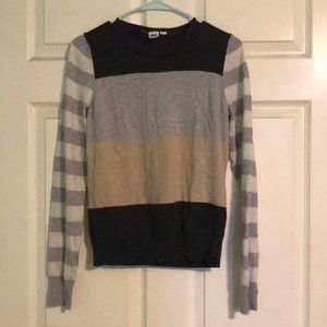 Gap sweater